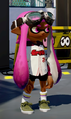 Another female Inkling wearing the Pilot Goggles.