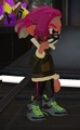 Another male Inkling wearing the Firefin Facemask.