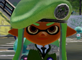 Closeup of a female Inkling wearing the Special-Forces Beret.