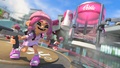An Octoling using a Tacticooler