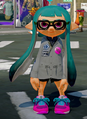 A female Inkling wearing the Forge Octarian Jacket.