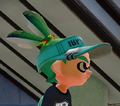 Close-up of a male Inkling wearing the Golf Visor.