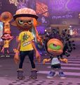 Size comparison with an Inkling during a Splatfest.