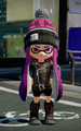 Another female Inkling wearing the Sporty Bobble Hat.