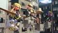 The Inkling farthest to the right has the Glooga Dualies.