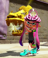 An Inkling smiling while standing still with the Rainmaker.
