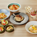 Double Encore Course (ダブアン コース) Course Content: Pepper-Flavored Popcorn, 3 Types of Tapas, Shumai, Colorful Cumin-Flavored Coleslaw, Shrimp Beignets with Orange-Scented Aurora Sauce, Tender Pork Grilled with Dried Fruits and Nuts in Honey, Dandan Noodles, Dessert