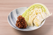 Crispy Cabbage with Meat Miso Bolognese (パリパリキャベツに 肉味噌ボロネーゼ) ¥850