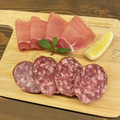 2 Servings of Raw Ham and Salami (¥1,100 + tax)