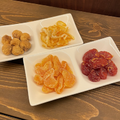 2 Kinds of Dried Fruits (Seasonal Fruits) (¥550 + tax)