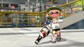 An Inkling Girl holding the Squeezer.
