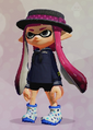 Another female Inkling wearing the Classic Straw Boater.