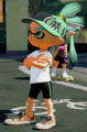 Another male Inkling wearing the Clownfish Basics