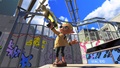 Promotional image of an Inkling holding the Splash-o-matic.