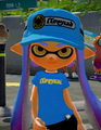 Another female Inkling wearing the Two-Stripe Mesh.