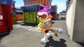 A male Inkling runs with the Aerospray PG.