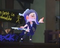 Shiver performing in her Splatfest colors.