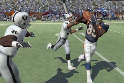 File:Madden NFL 06 Catching.jpg