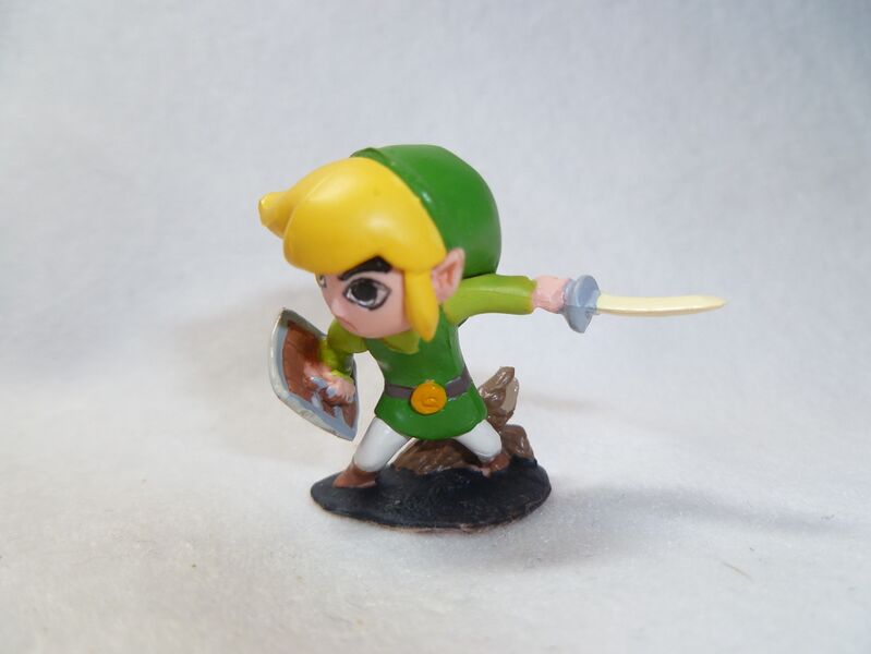 File:Zelda Box Link Figurine.jpg