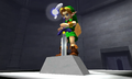 Link enfant qui retire l'épée de légénde de son socle dans Ocarina of Time 3D.